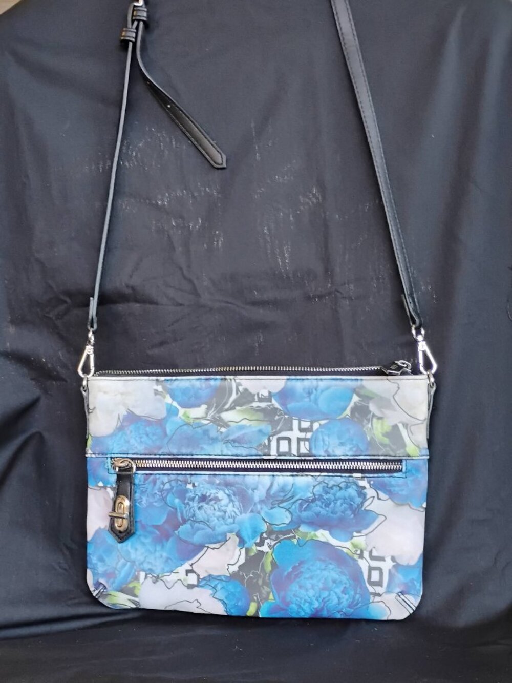 Blue N White Watercolor Styled Design REED Shoulder Bag